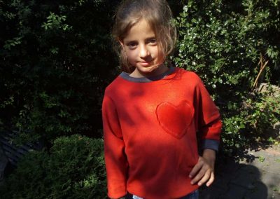 czerwona bluzka dla dziewczynki - kurs kroju i szycia